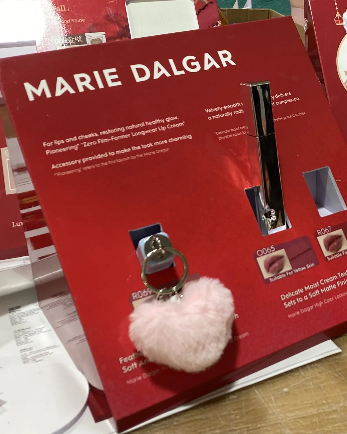 MARIE DALGAR Display im Werk vor dem Versand fotografiert